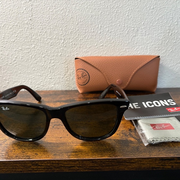 Ray-Ban New Wayfarer Classic sunglasses (RB2140). Black frame/green lenses - Picture 3 of 12
